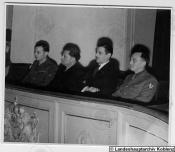 Erste Sitzung der Beratenden Landesversammlung in Koblenz: Vertreter der französischen Militärregierung (2. v.l.: Hettier de Boislambert)