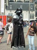 Author : Amsterdam-De_Dam-Figure_1_(Darth_Vader).JPG: Rudolphous_http://creativecommons.org/licenses/by-sa/3.0/deed.en