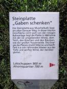 Steinplatte „Gaben schenken“