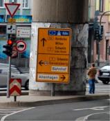 Schild Bahnhof