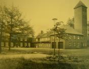 Niedersächsische Landesfeuerwehrschule Loy - Ein bild aus dem frühen 20. Jahrhundert. Seitdem sind einige bauliche Veränderungen vorgenommen worden.