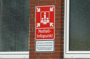 Beispiel zu 4: Notfall-Infopunkt-Schild Nahaufnahme