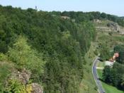 Blick vom Heidenknock zum Viktoriafelsen (rechts oben = OC6652 )