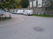 Kreuzung mit Vermessungpunkt