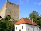 Burgruine mit Burgkapelle