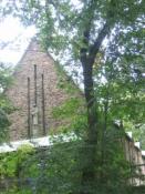 St. Elisabeth wacht über dem Eingang