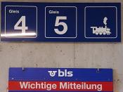 Weg durch Füssgängerunterführung nehmen