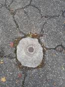 Seltenes Beispiel Verm.punkt mit viel Beton